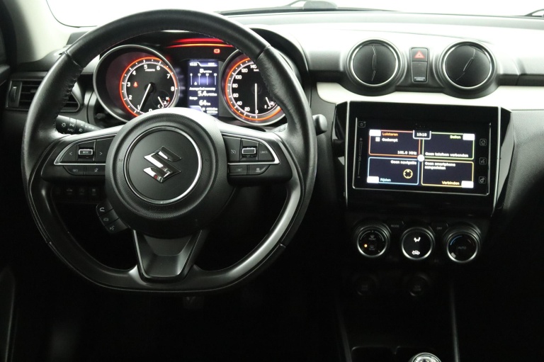 Suzuki Swift - 1.0 Stijl Smart Hybrid 58