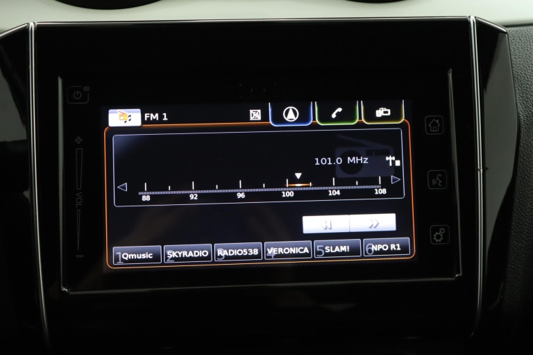 Suzuki Swift - 1.0 Stijl Smart Hybrid 8