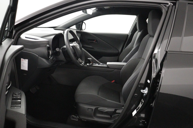 Toyota C-HR - 1.8 Hybrid 140 First Edition 17