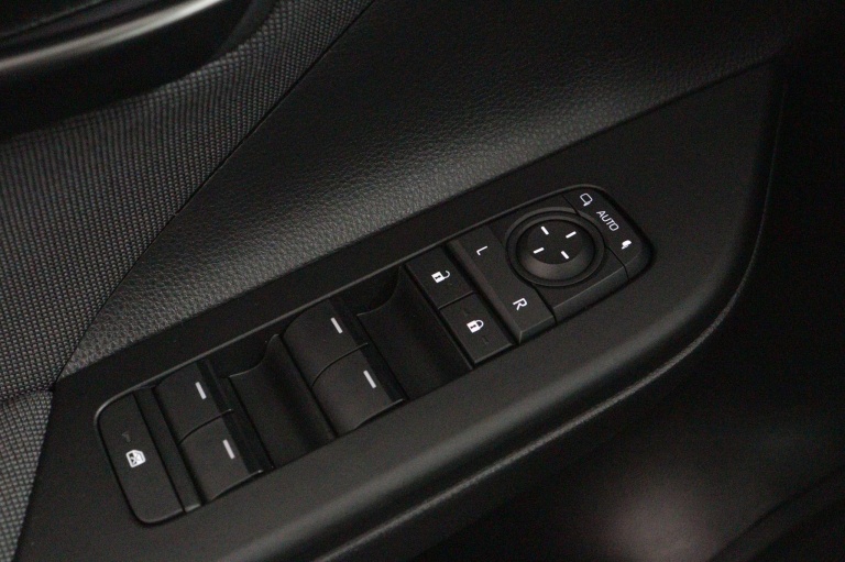 Toyota C-HR - 1.8 Hybrid 140 First Edition 28
