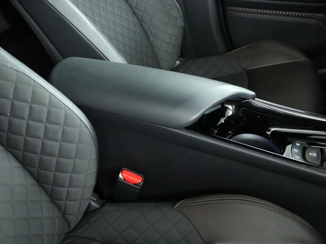 Toyota C-HR - 1.8 Hybrid Executive Ultimate