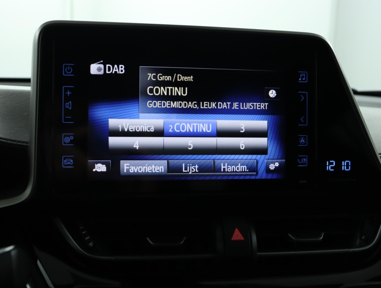 Toyota C-HR - 1.8 Hybrid Executive Ultimate 8