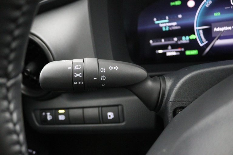 Toyota C-HR - 1.8 Hybrid 140 Dynamic 30