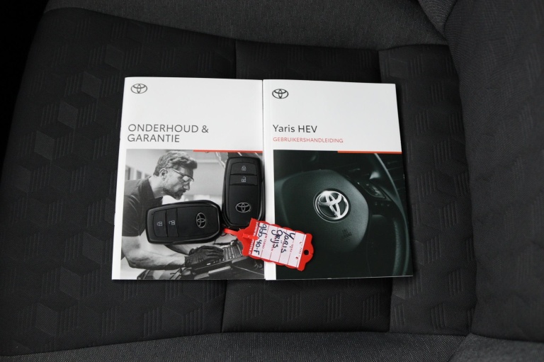 Toyota Yaris - 1.5 Hybrid 115 First Edition 11