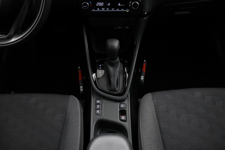 Toyota Yaris - 1.5 Hybrid 115 First Edition 26