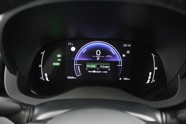 Toyota Yaris - 1.5 Hybrid 115 First Edition 6