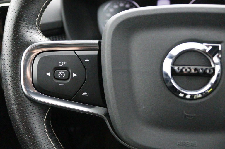 Volvo XC40 - 1.5 T5 Recharge R-Design 11