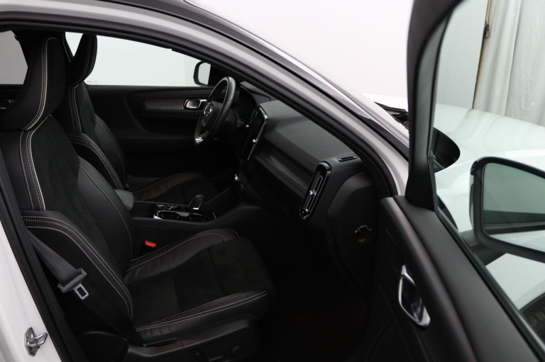 Volvo XC40 - 1.5 T5 Recharge R-Design 17