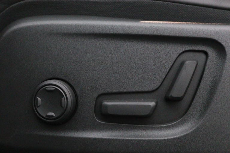 Volvo XC40 - 1.5 T5 Recharge R-Design 30