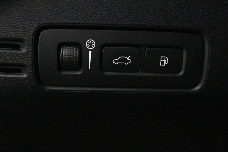 Volvo XC40 - 1.5 T5 Recharge R-Design 32