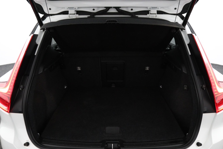 Volvo XC40 - 1.5 T5 Recharge R-Design 36