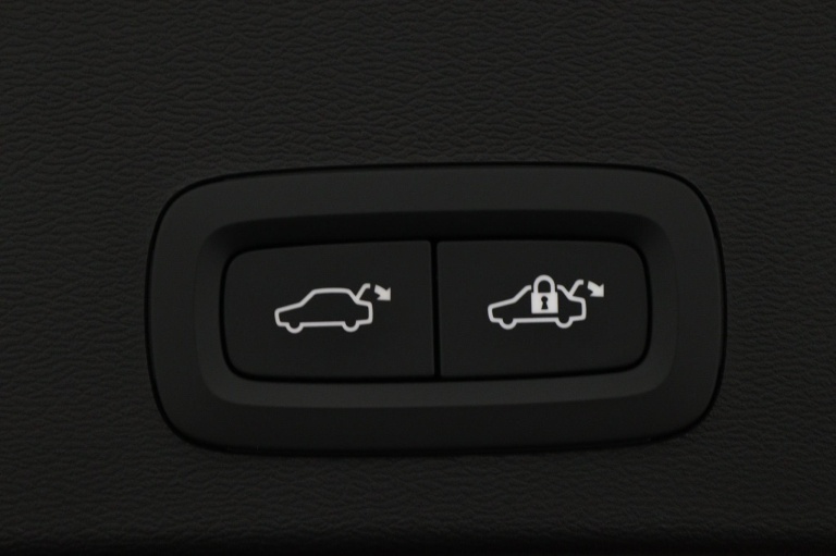 Volvo XC40 - 1.5 T5 Recharge R-Design 40