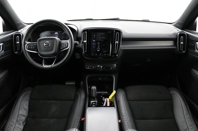 Volvo XC40 - 1.5 T5 Recharge R-Design 9