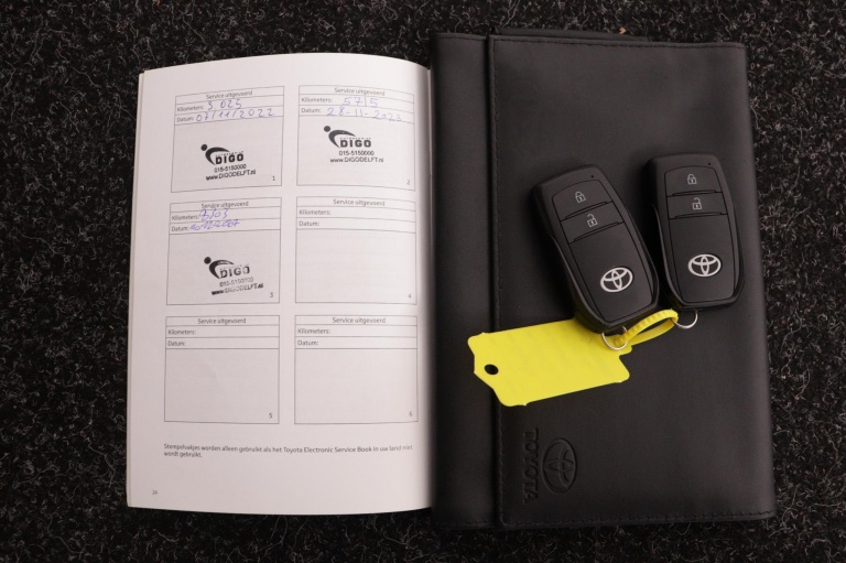 Toyota Yaris - 1.5 Hybrid Dynamic 11