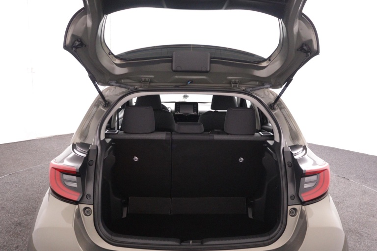 Toyota Yaris - 1.5 Hybrid Dynamic 22