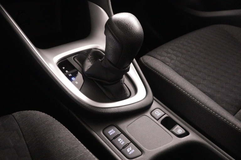 Toyota Yaris - 1.5 Hybrid Dynamic 26