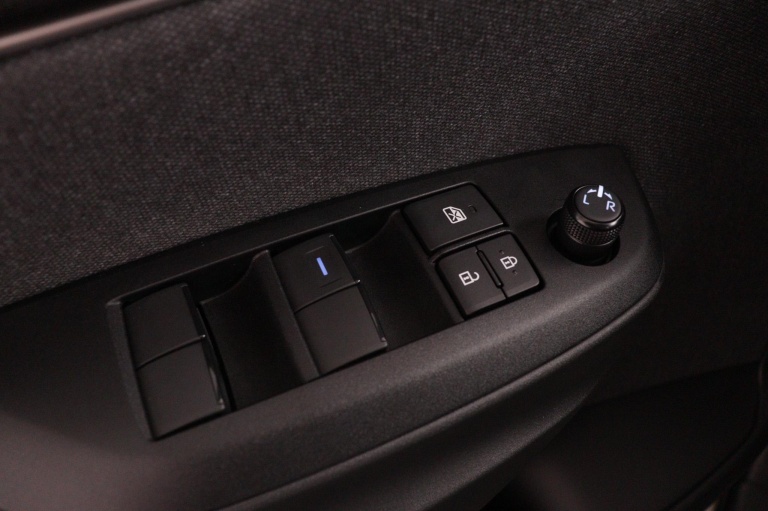 Toyota Yaris - 1.5 Hybrid Dynamic 27