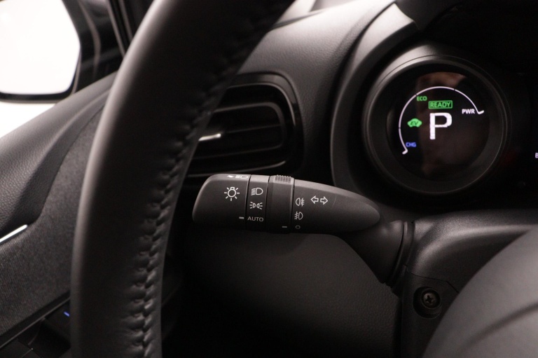Toyota Yaris - 1.5 Hybrid Dynamic 29