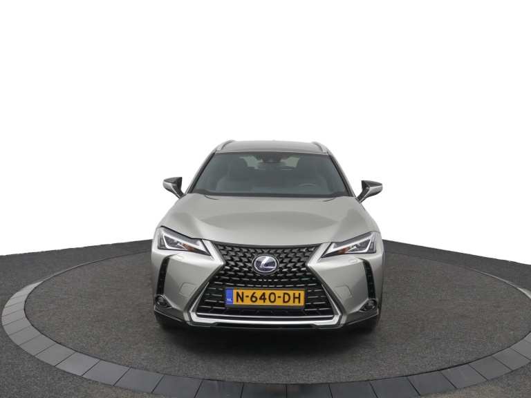 Lexus UX - 300e Business 54 kWh 16