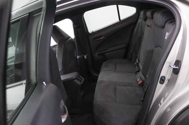 Lexus UX - 300e Business 54 kWh 18