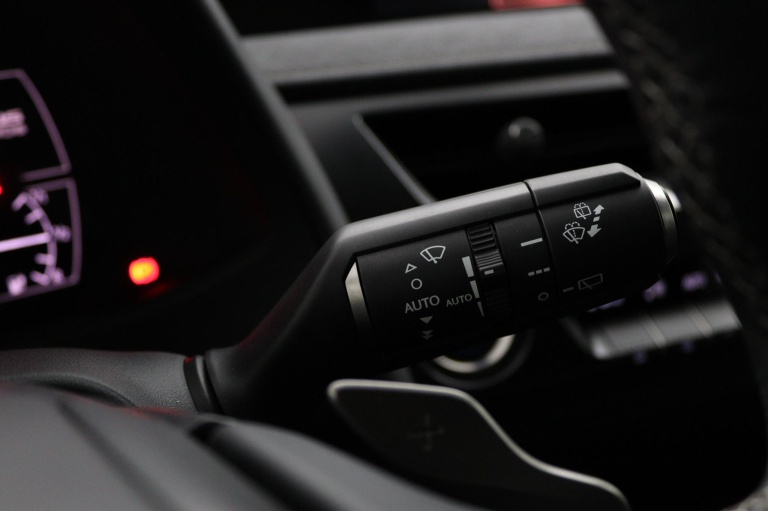 Lexus UX - 300e Business 54 kWh 32