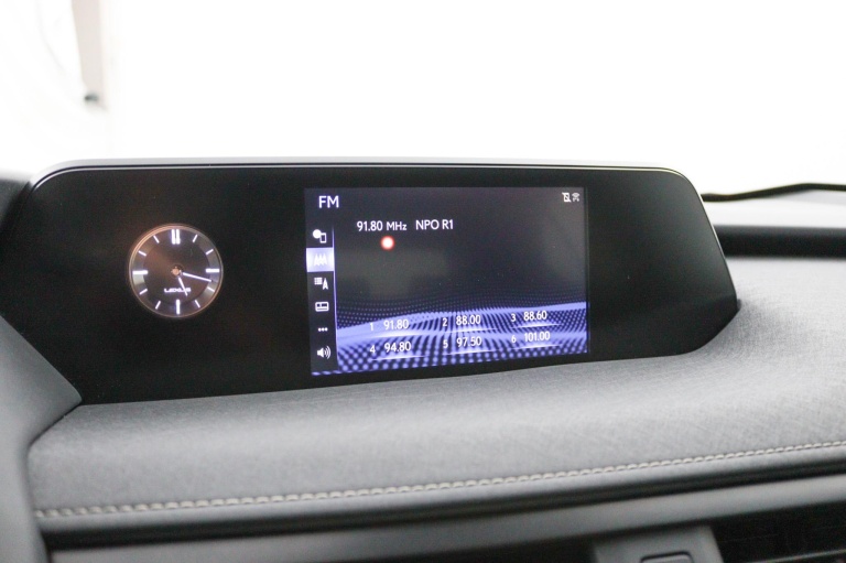 Lexus UX - 300e Business 54 kWh 8
