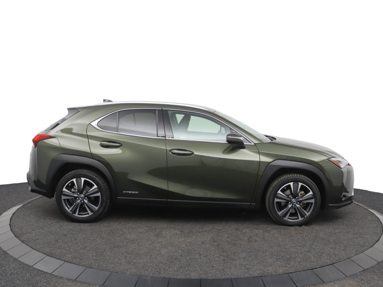 Lexus UX - 250h Preference Line 13