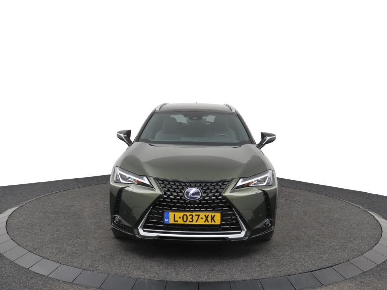 Lexus UX - 250h Preference Line 16