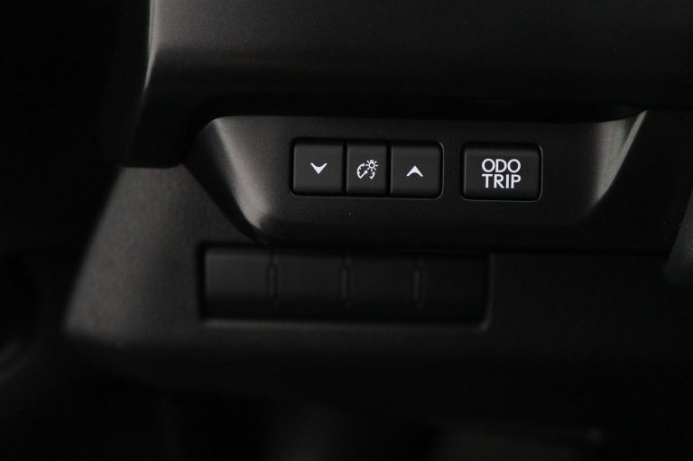Lexus UX - 250h Preference Line 29