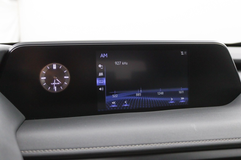 Lexus UX - 250h Preference Line 40