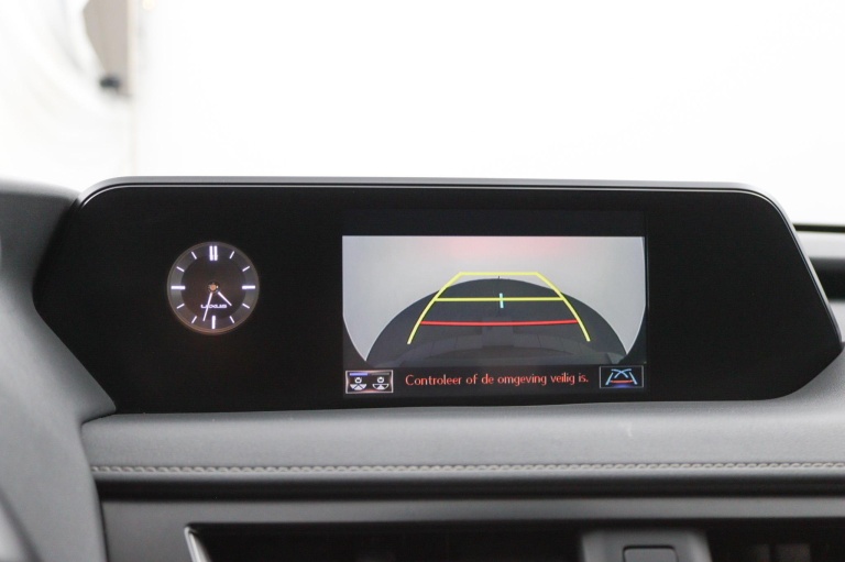 Lexus UX - 250h Preference Line 9