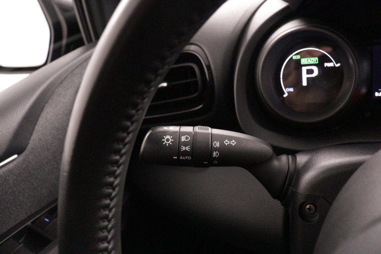 Toyota Yaris - 1.5 Hybrid Dynamic 29