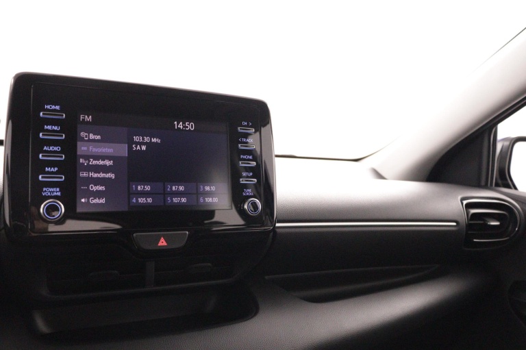 Toyota Yaris - 1.5 Hybrid Dynamic 8