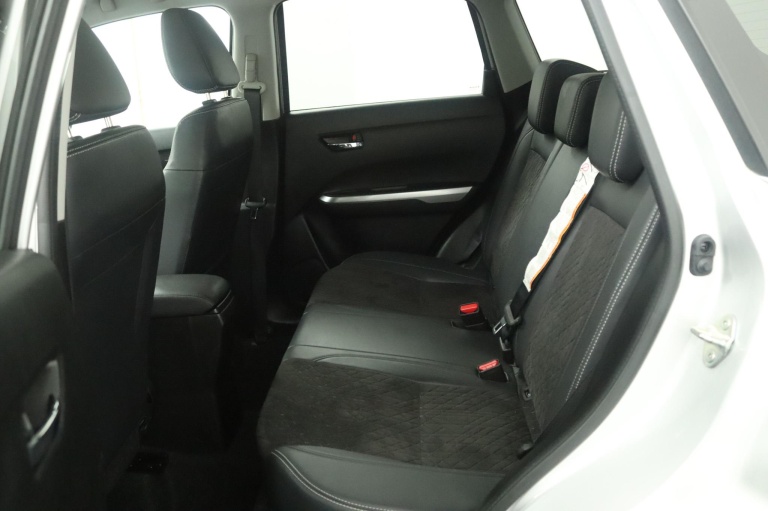Suzuki Vitara - 1.5 Hybrid Style AllGrip 18