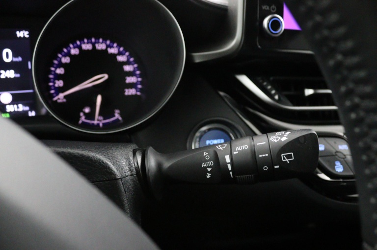 Toyota C-HR - 1.8 Hybrid Dynamic 23