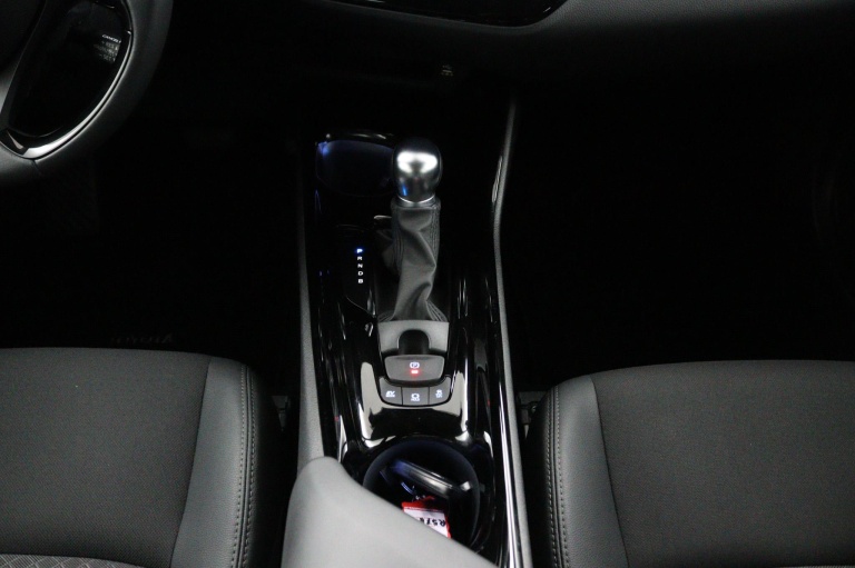 Toyota C-HR - 1.8 Hybrid Dynamic 24
