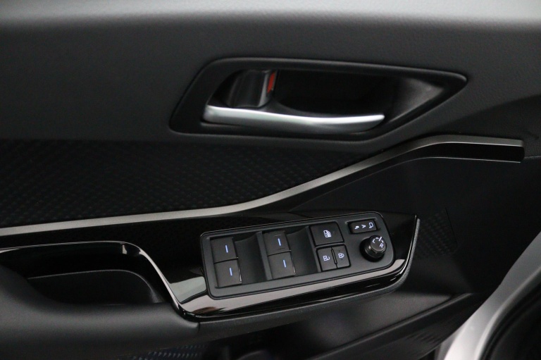 Toyota C-HR - 1.8 Hybrid Dynamic 30