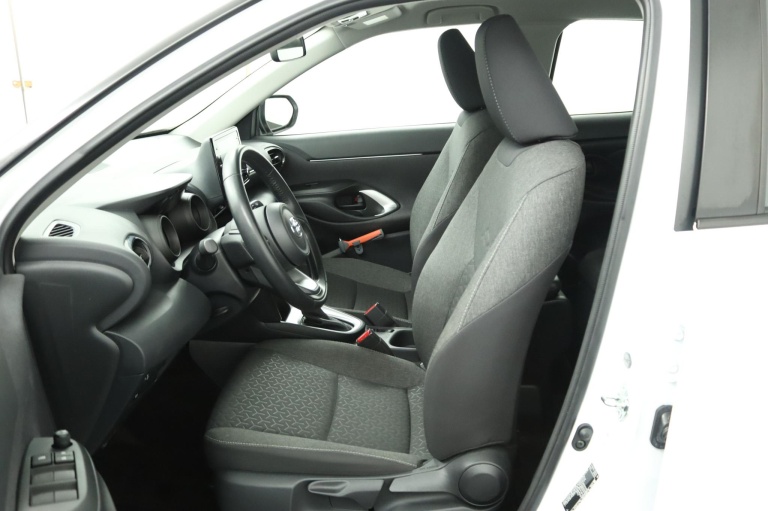 Toyota Yaris Cross - 1.5 Hybrid Active 17