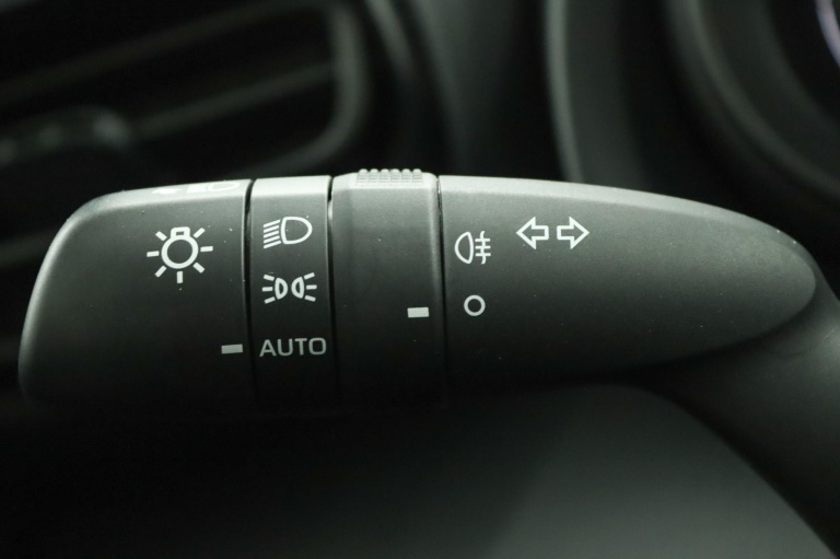Toyota Yaris Cross - 1.5 Hybrid Active 30