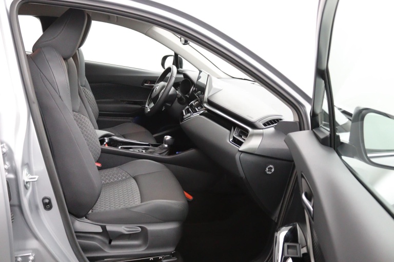 Toyota C-HR - 1.8 Hybrid Dynamic 10