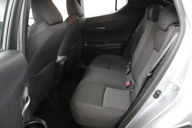 Toyota C-HR - 1.8 Hybrid Dynamic 12