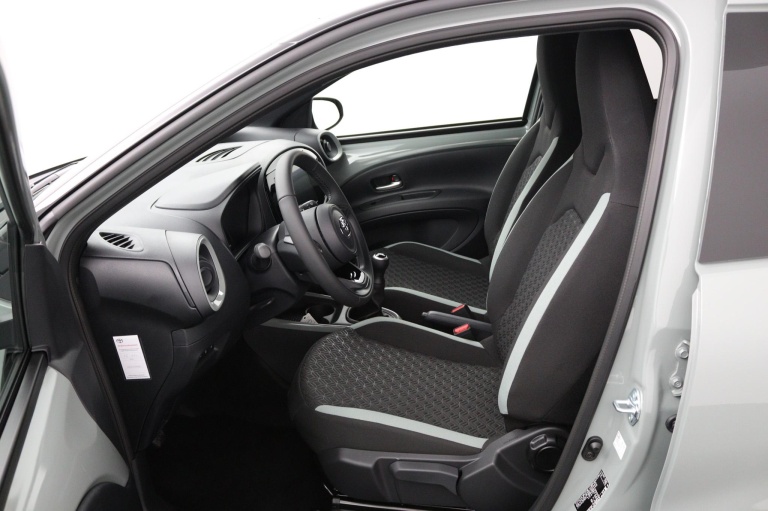 Toyota Aygo X - 1.0 VVT-i MT Pulse 17