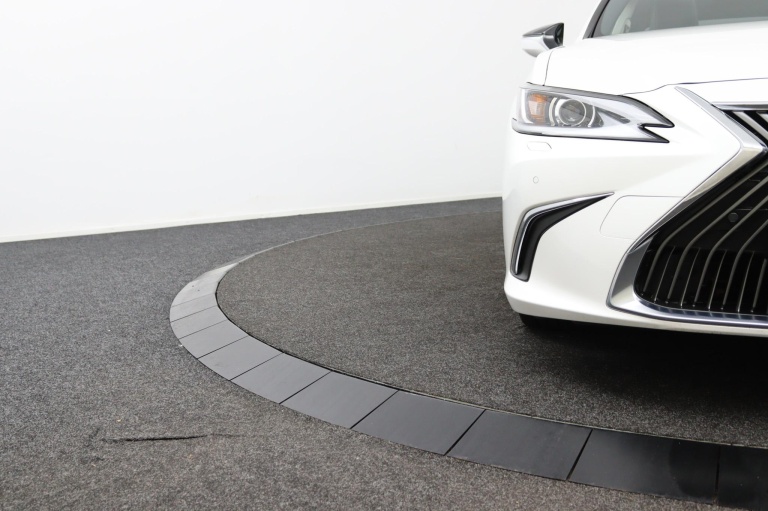 Lexus ES - 300h Preference Line Business 31