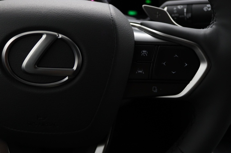 Lexus RZ - 300e 35th Edition 71 kWh 21