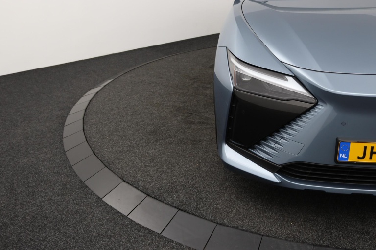 Lexus RZ - 300e 35th Edition 71 kWh 36