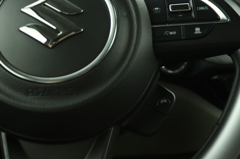 Suzuki Swift - 1.2 Style Smart Hybrid 43
