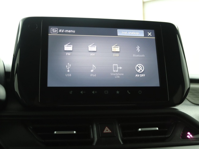 Suzuki Swift - 1.2 Style Smart Hybrid