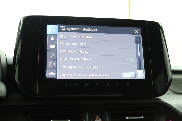 Suzuki Swift - 1.2 Style Smart Hybrid 66