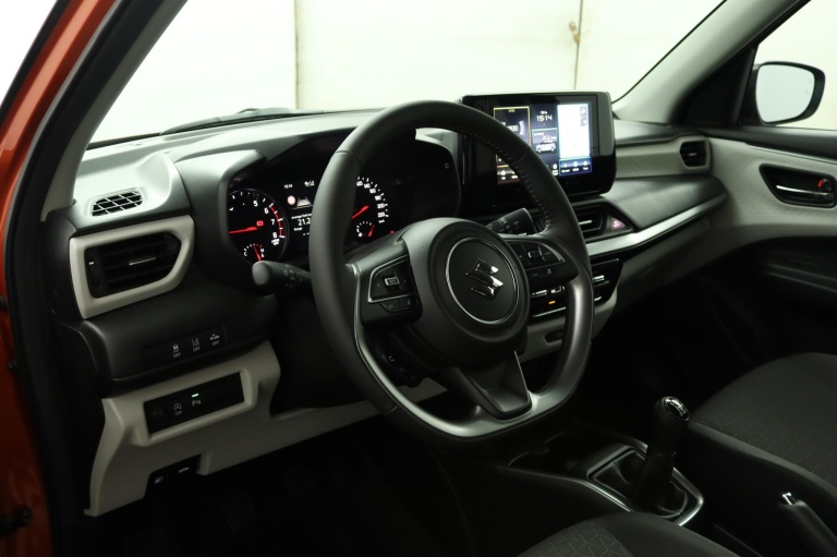 Suzuki Swift - 1.2 Style Smart Hybrid 70