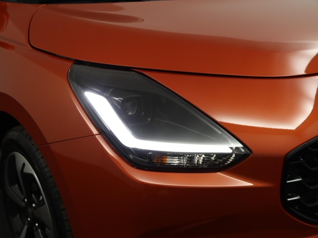 Suzuki Swift - 1.2 Style Smart Hybrid